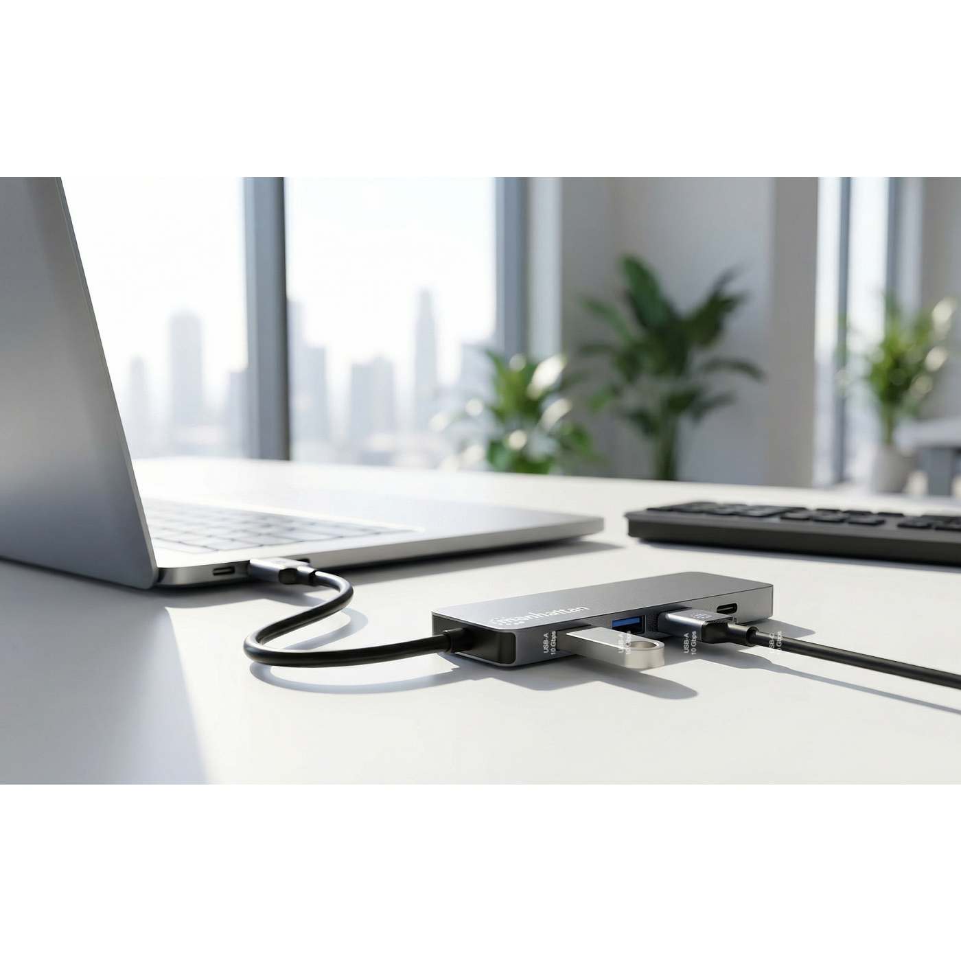 4-Port 10G USB-A / USB-C Combo Hub 3+1 Image 5
